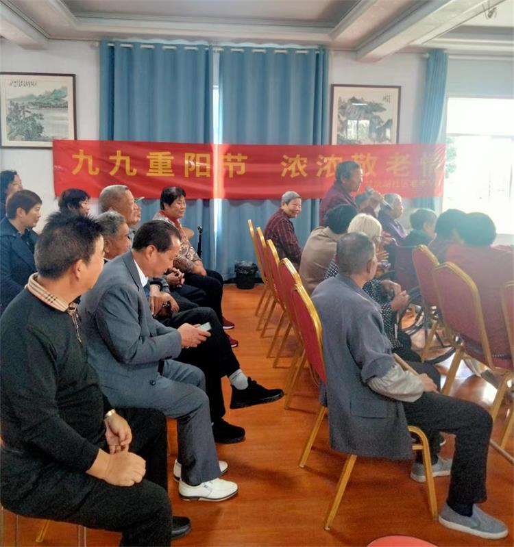 甘泉湖社区重阳节活动.jpg